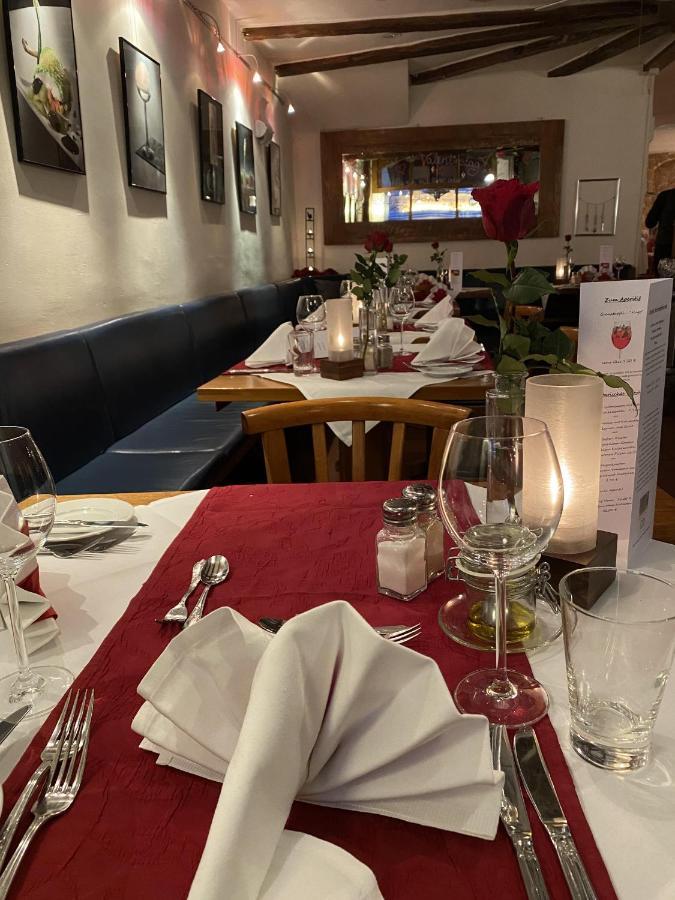 Marktplatzhotel - Restaurant Tafelspitz Weinheim Bagian luar foto