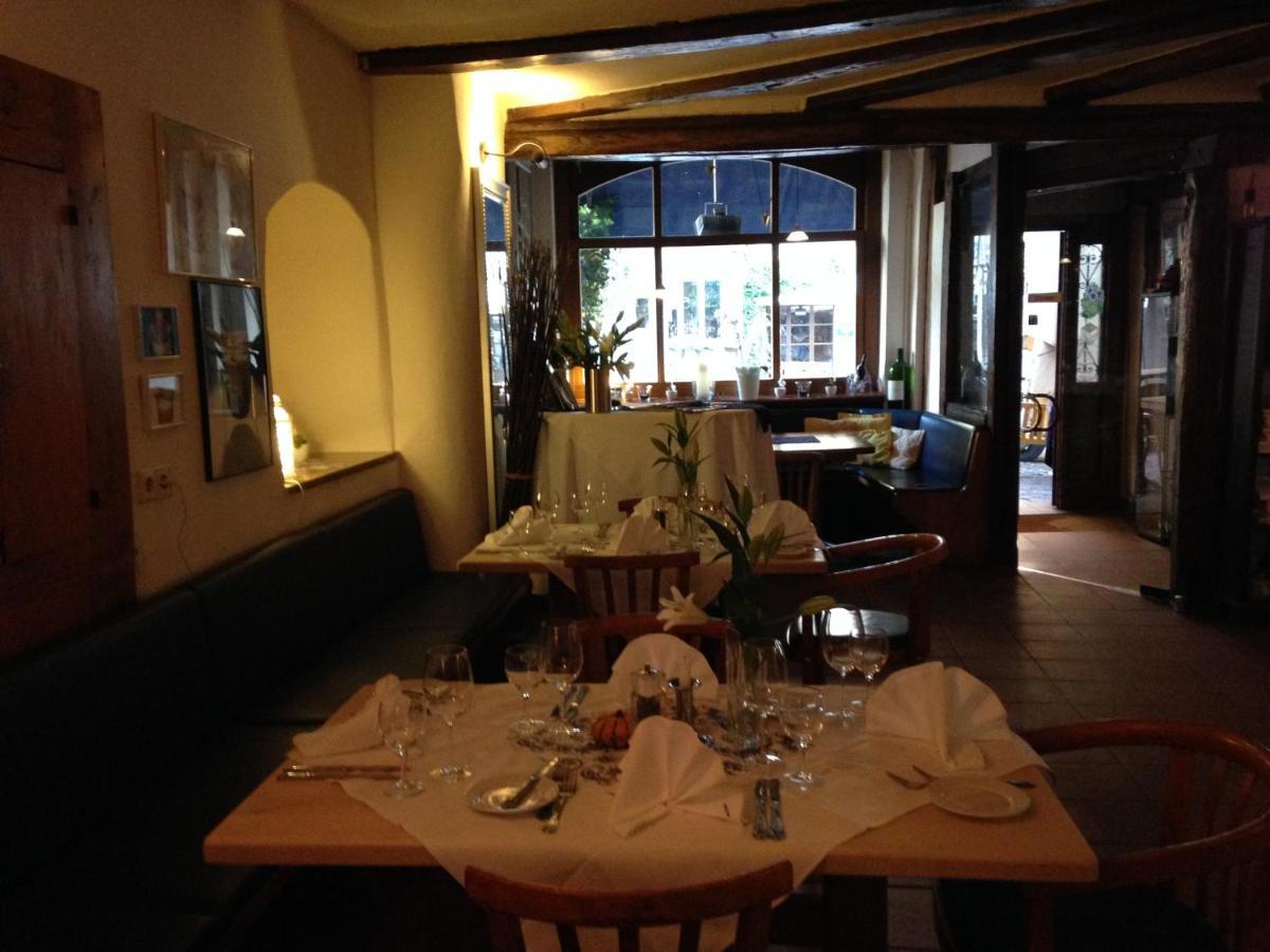Marktplatzhotel - Restaurant Tafelspitz Weinheim Bagian luar foto