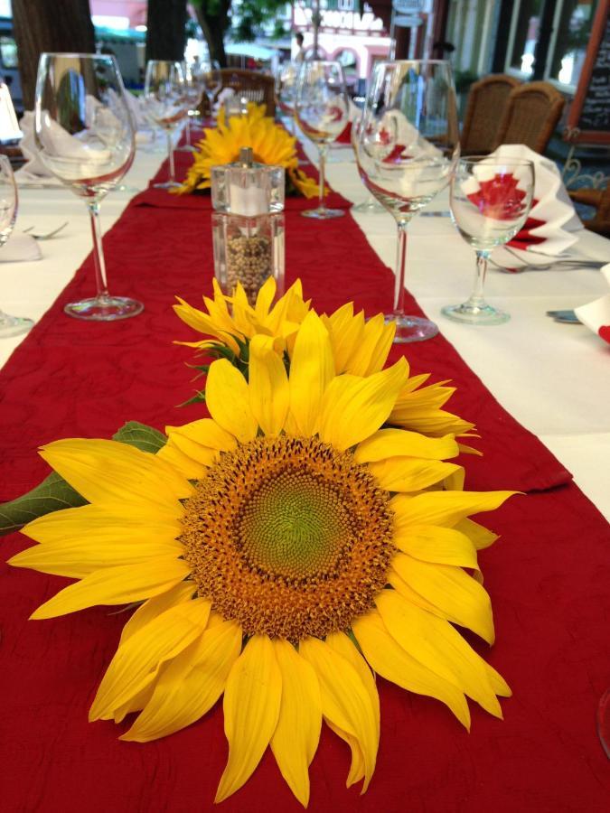 Marktplatzhotel - Restaurant Tafelspitz Weinheim Bagian luar foto