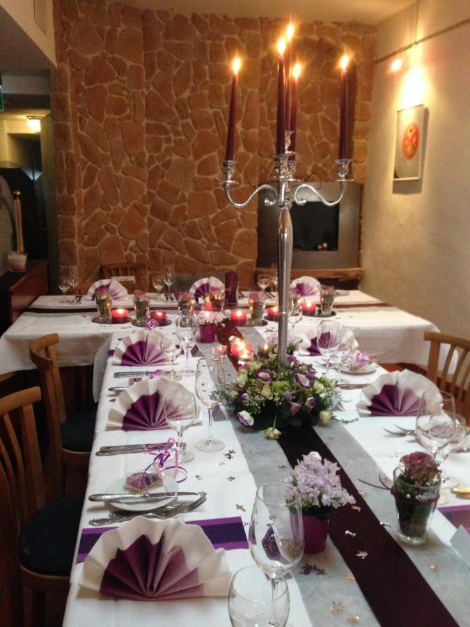 Marktplatzhotel - Restaurant Tafelspitz Weinheim Bagian luar foto